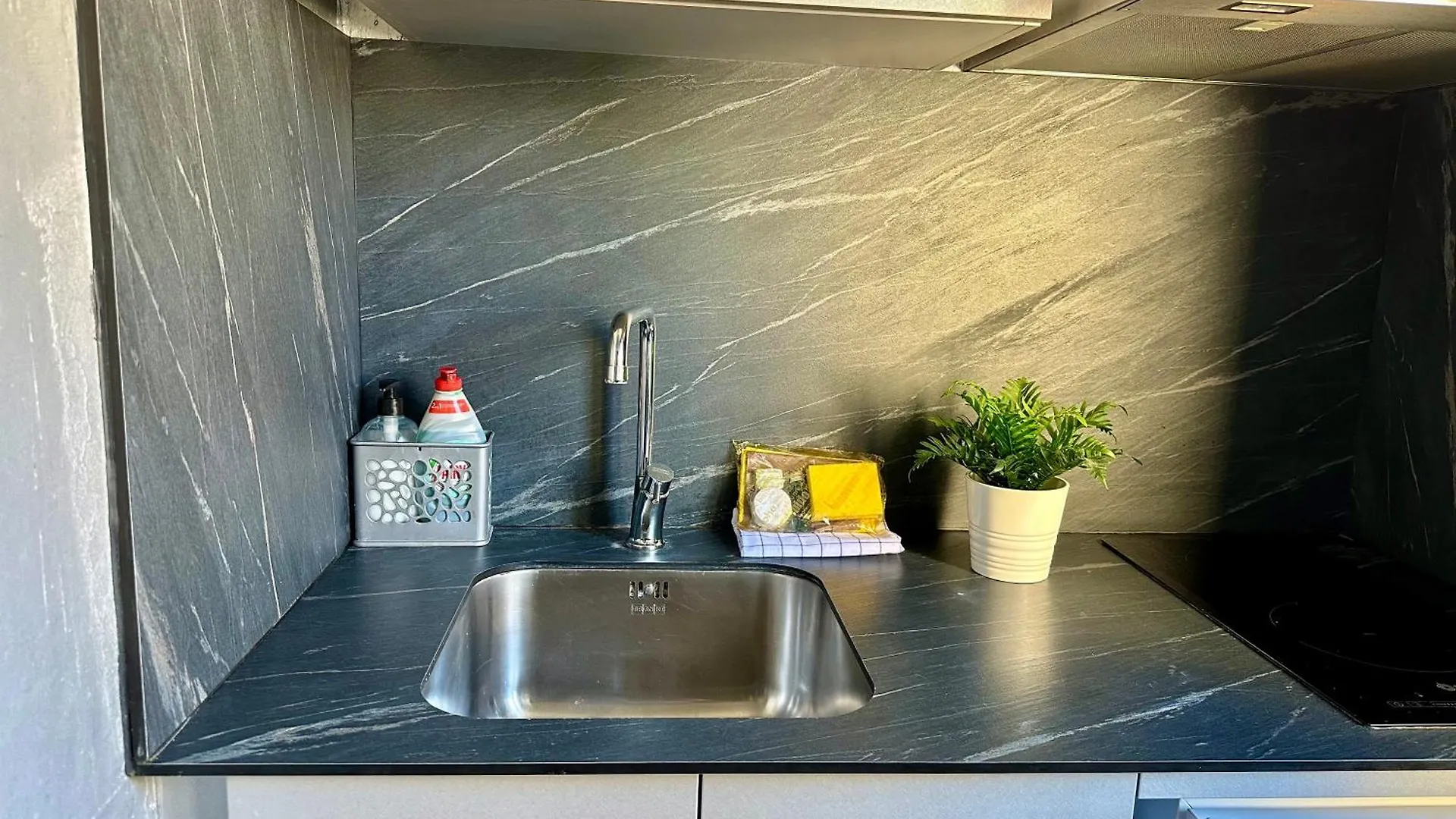Taulat Loft L Poblenou Beach L Self Check In L Terrace Penthouse Barcelona Spanien